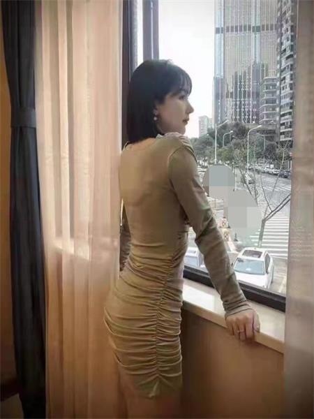 御姐淡抹