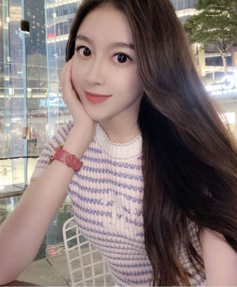 颜值在线的少女