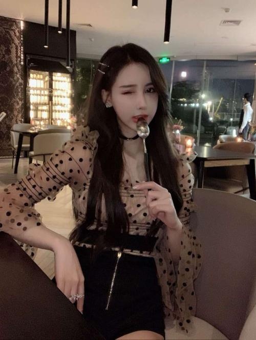 极品兼职小妹月月