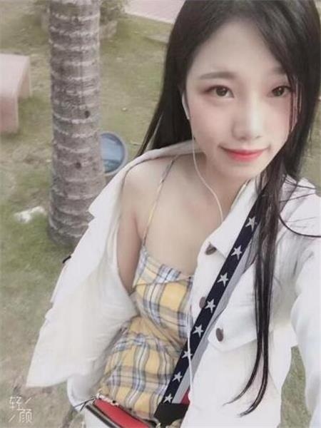 雪儿双腿修长，天生的炮架