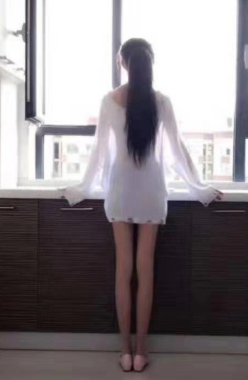 高挑美腿，十分诱人
