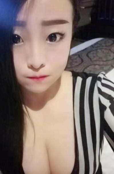 大胸妹子云裳
