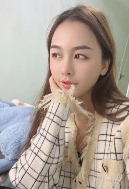 颜值年轻的广西小美女