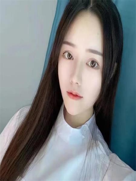 一个颜值不错的妹子