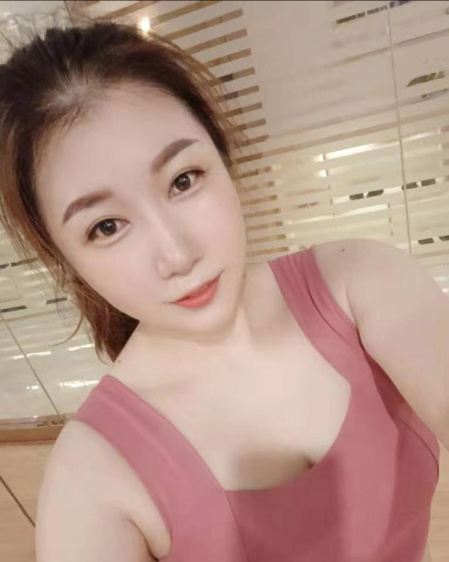 麦地长腿丰满型少妇