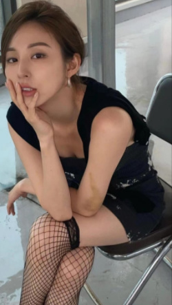 胸大毛少的岚姐姐