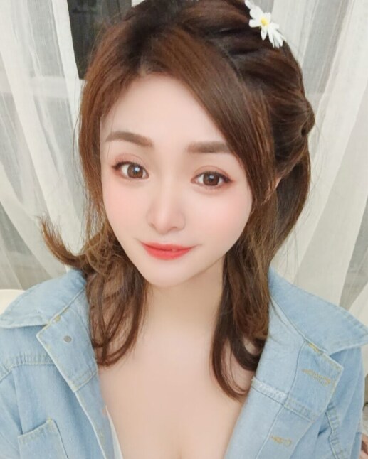 苏州凳浴倩倩