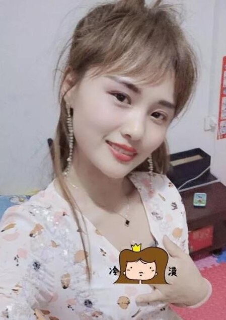 天明路美女小怡