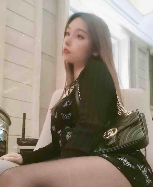 栖霞大胸奈奈