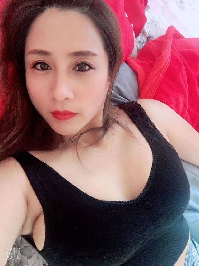 丝袜性感熟女小丽