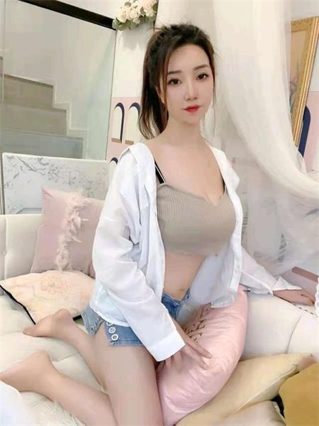 亭亭玉立大白兔