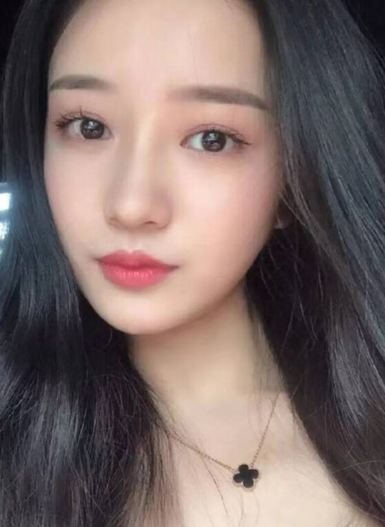 很骚的丝袜妹安妮