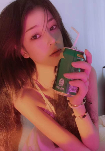刚下海美容店兼职小姐姐