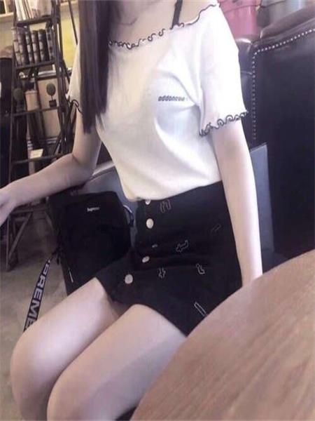 前凸后翘的优质妹