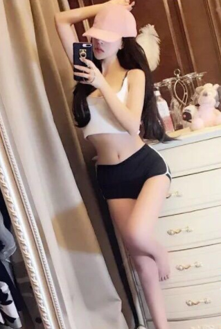身材火辣的高颜值MM
