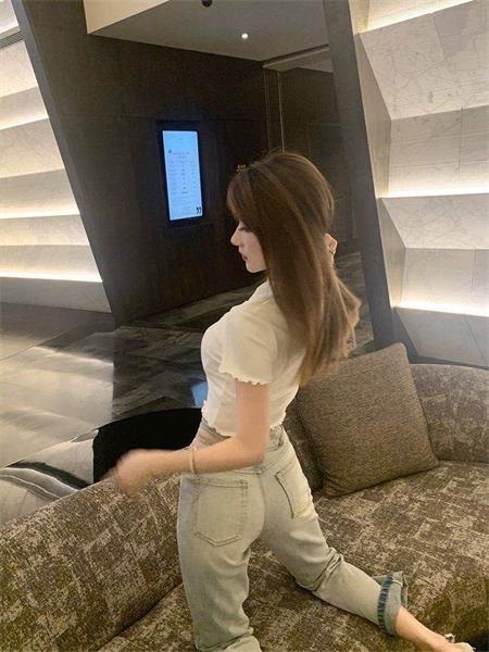 会一字马的嫩妹