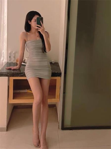 约课性感黑丝大美腿