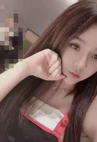 白嫩美女雅宝