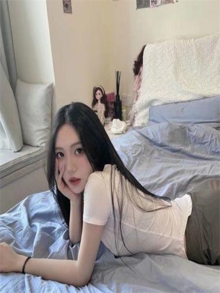 分享刚毕业女大学生