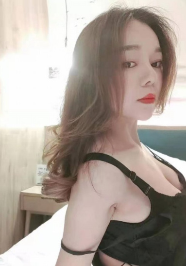 大胸乐儿