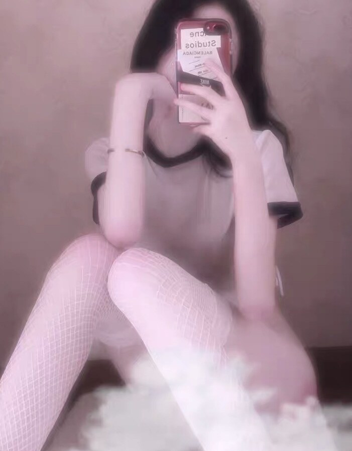 穿情趣内衣的性感美女