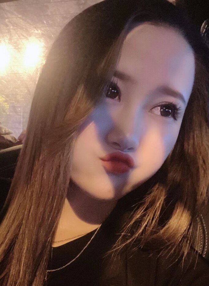 笑起来很甜美的婉婷
