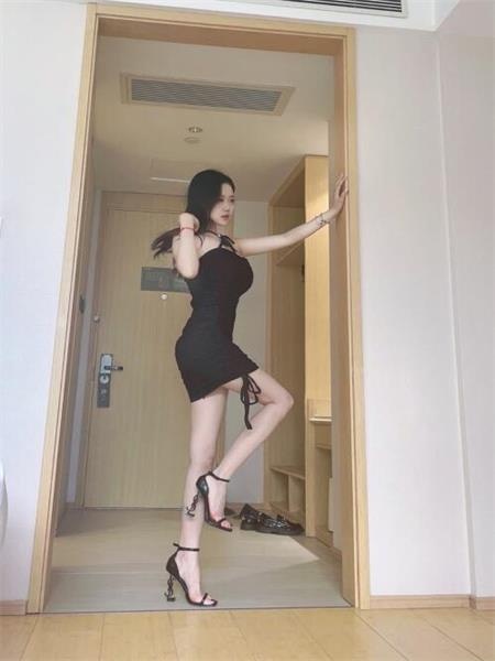 软胸精致妹妹，性感撩人