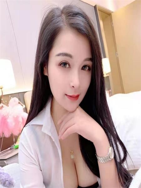 体验超有少女感的少妇