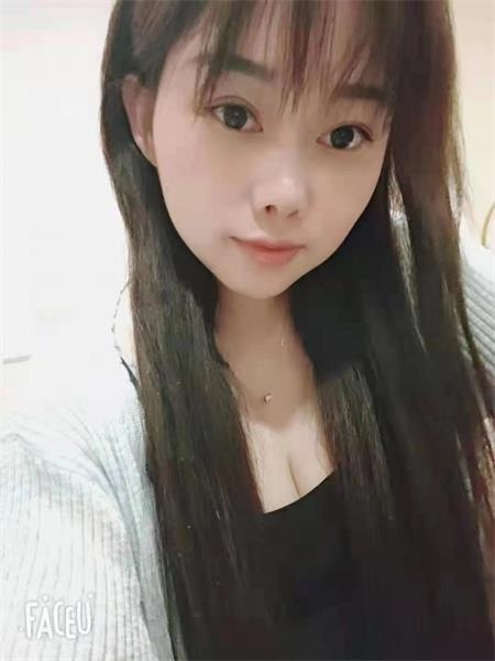 大胸小甜妹