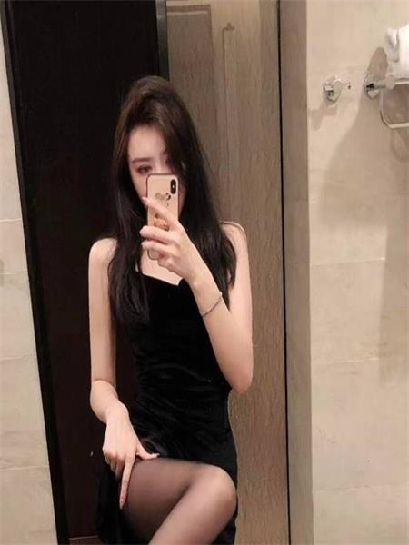 大长腿边操边撕丝袜