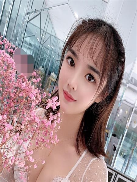00后小妹妹萱萱