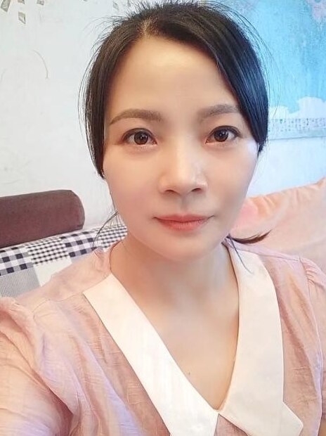 张家边气质黑S御姐