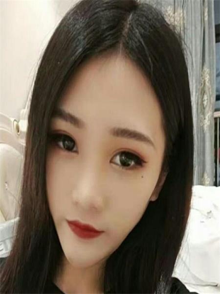 胸大皮肤白嫩妹婷宝