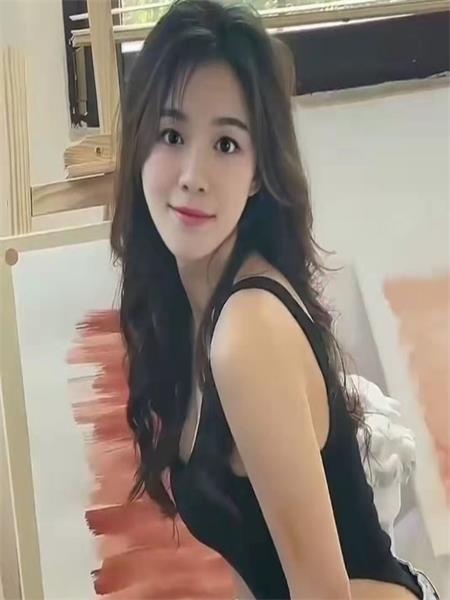 小姐姐夏亦凡体验新姿势