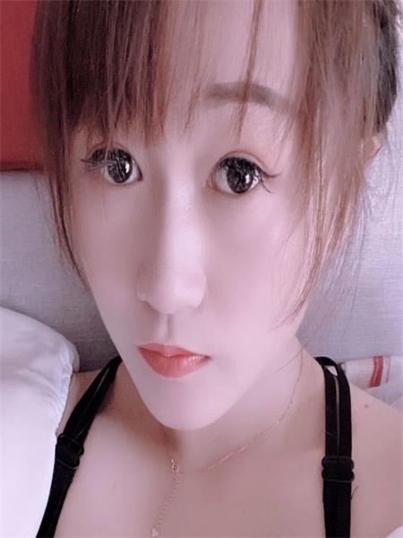 貌美静静