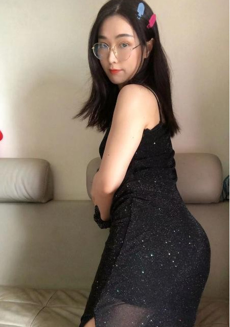 亲尝年轻好看服WU不错的妹子