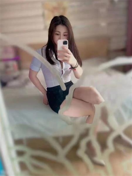 身材丰满川妹子