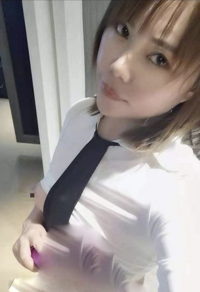 颜值不错的干练姐姐