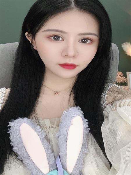 黑丝制服小金条