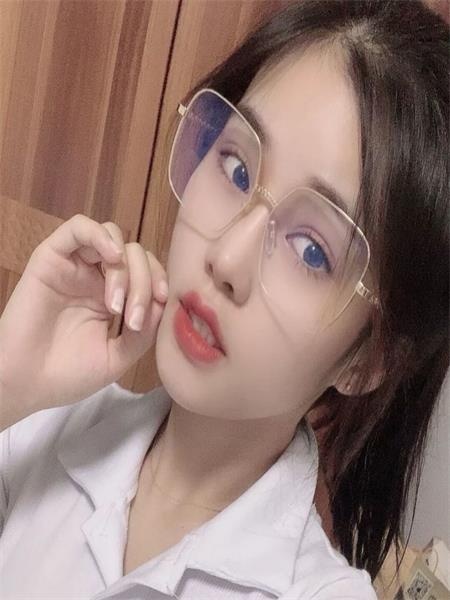 分享个三次的清纯妹