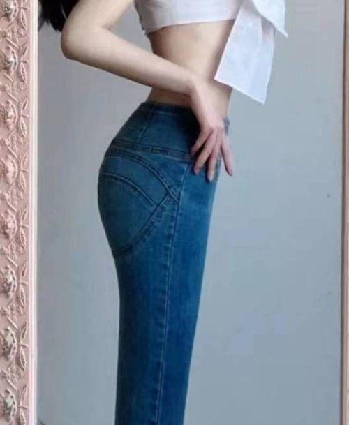 大连腿贼细的妹妹 