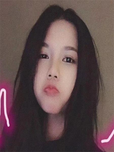 体验高颜值嫩妹小艾
