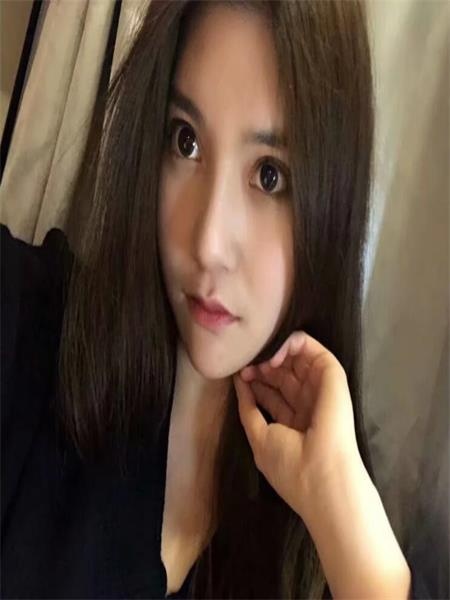 清纯可人的桐儿