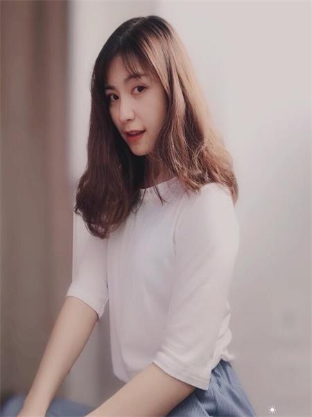 气质高挑的重庆小女人