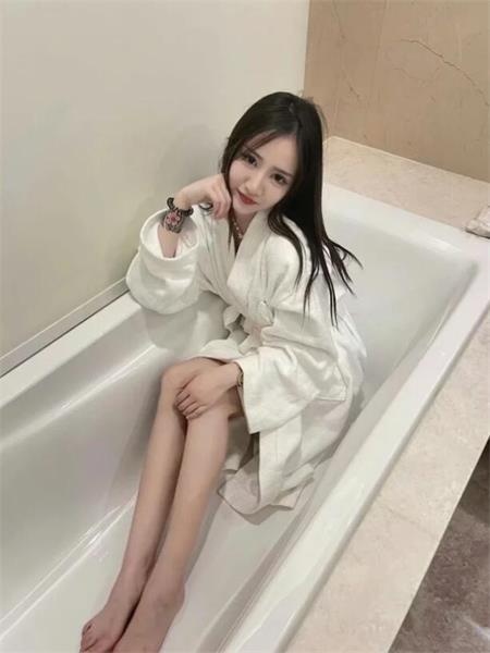 精品服务诗诗