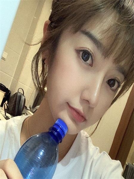 新到舞蹈妹子