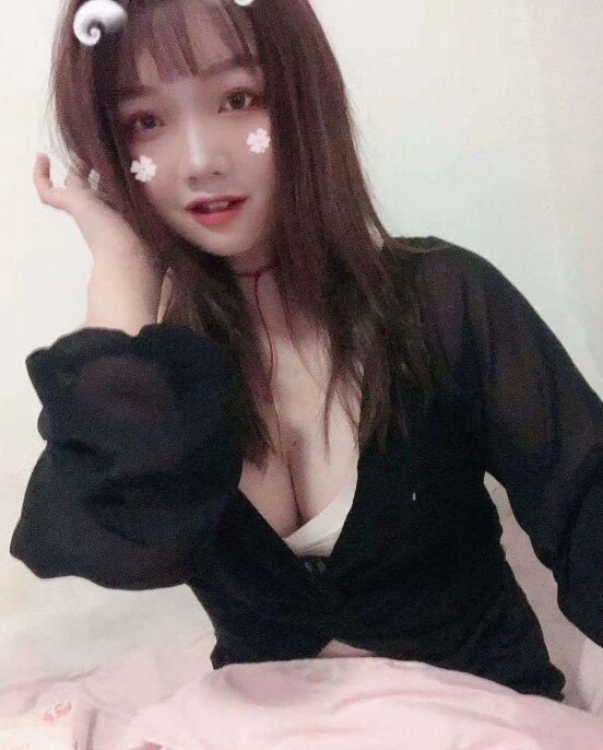00后大胸靓妹