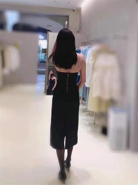 身材很棒的嫩妹子