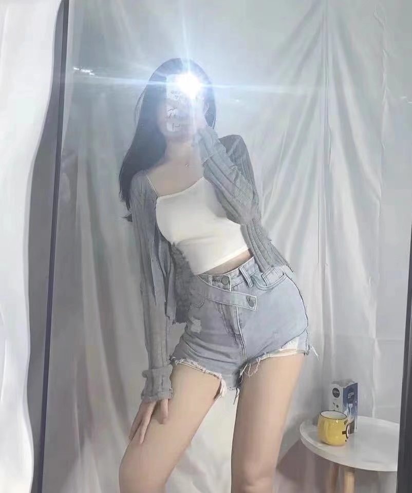 工人街附近长腿女孩