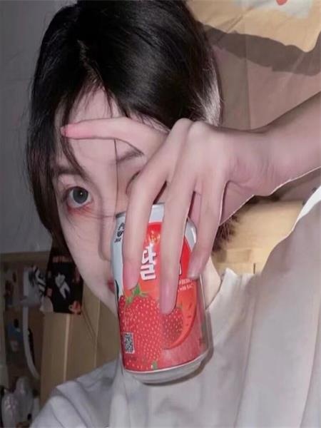 很草可爱嫩妹